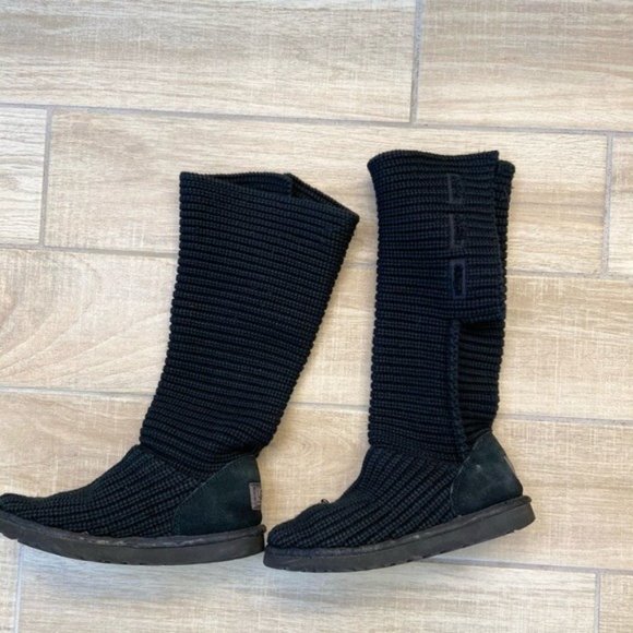 UGG Classic Cardy Black Knit Boots - Picture 5 of 15